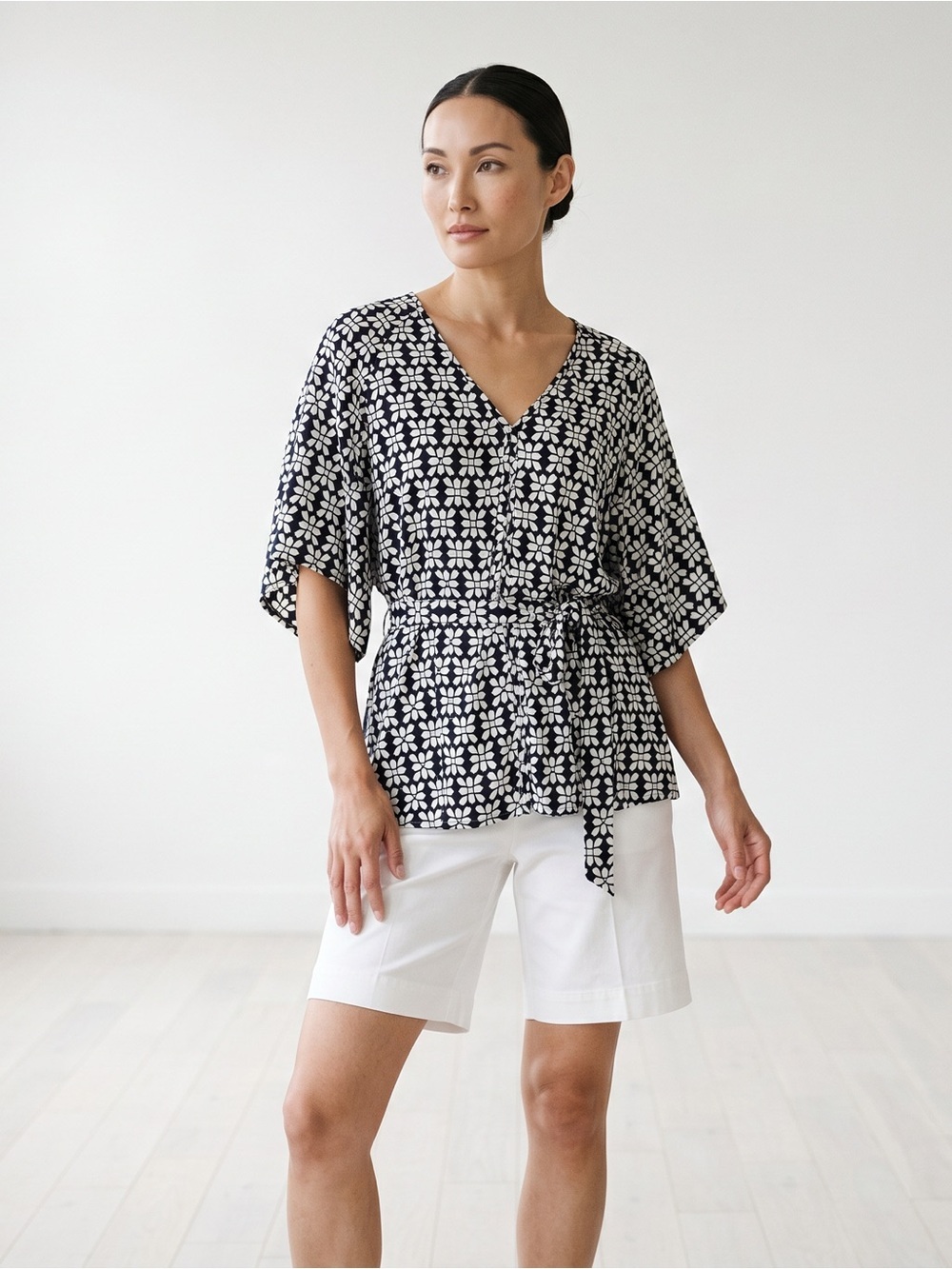 Banana Republic Navy Geometric V-Neck Tie-Waist Blouse with Kimono Sleeves